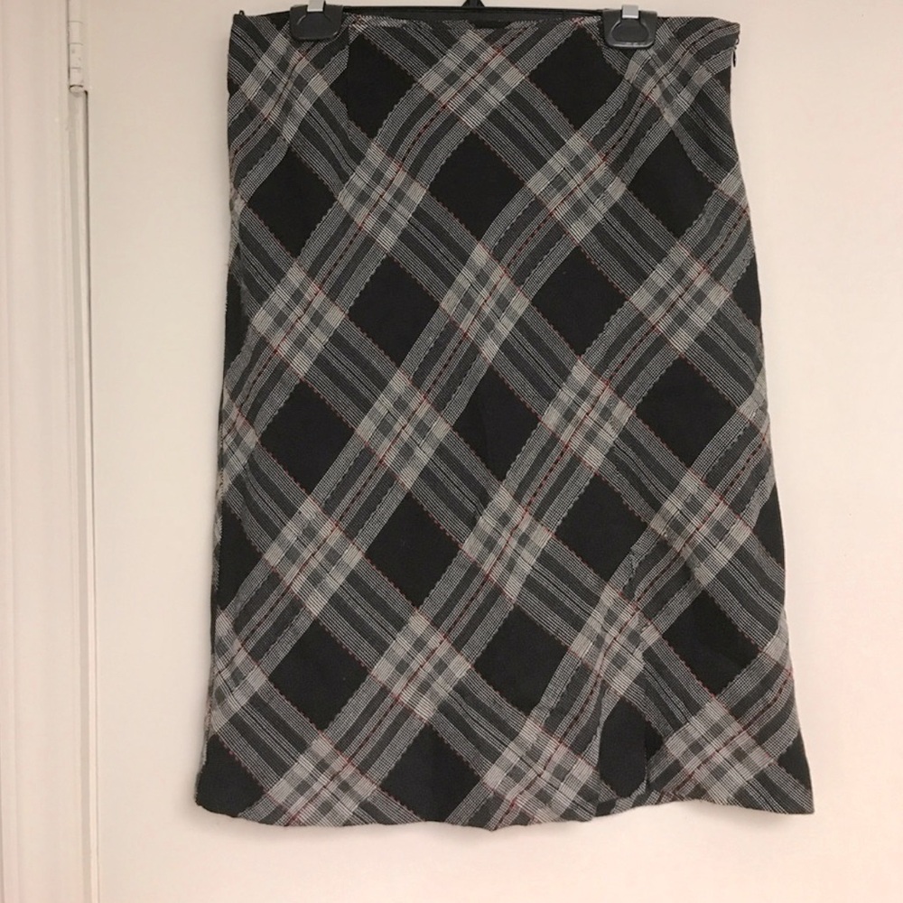 Bandolina Plaid pencil skirt with slit on left leg excellent condition size 10